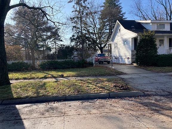 2nd image of 8442 Central St