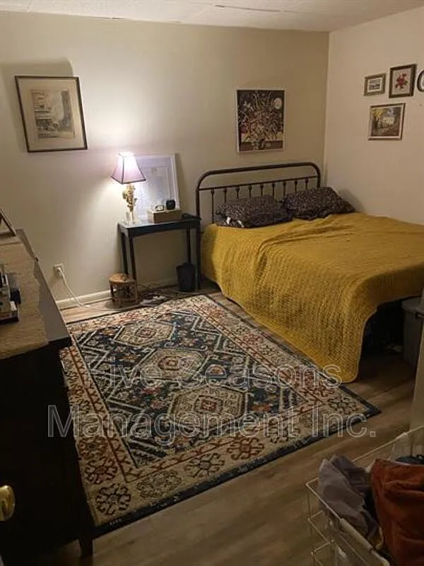 2 bed, 1.0 bath, 800 sqft, $2,100 — Photo 2