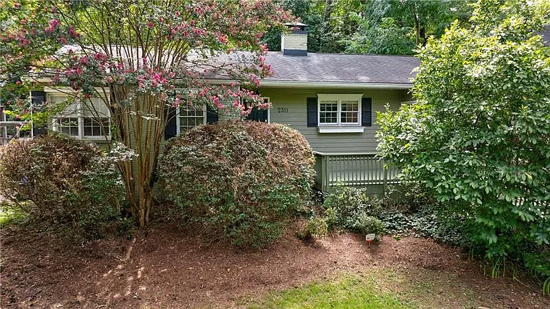 2311 Pembrook Pl NE photo 1