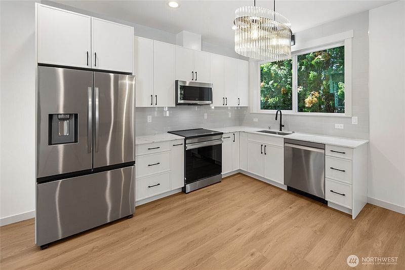 5th image of 2652 B NW 95th Street
