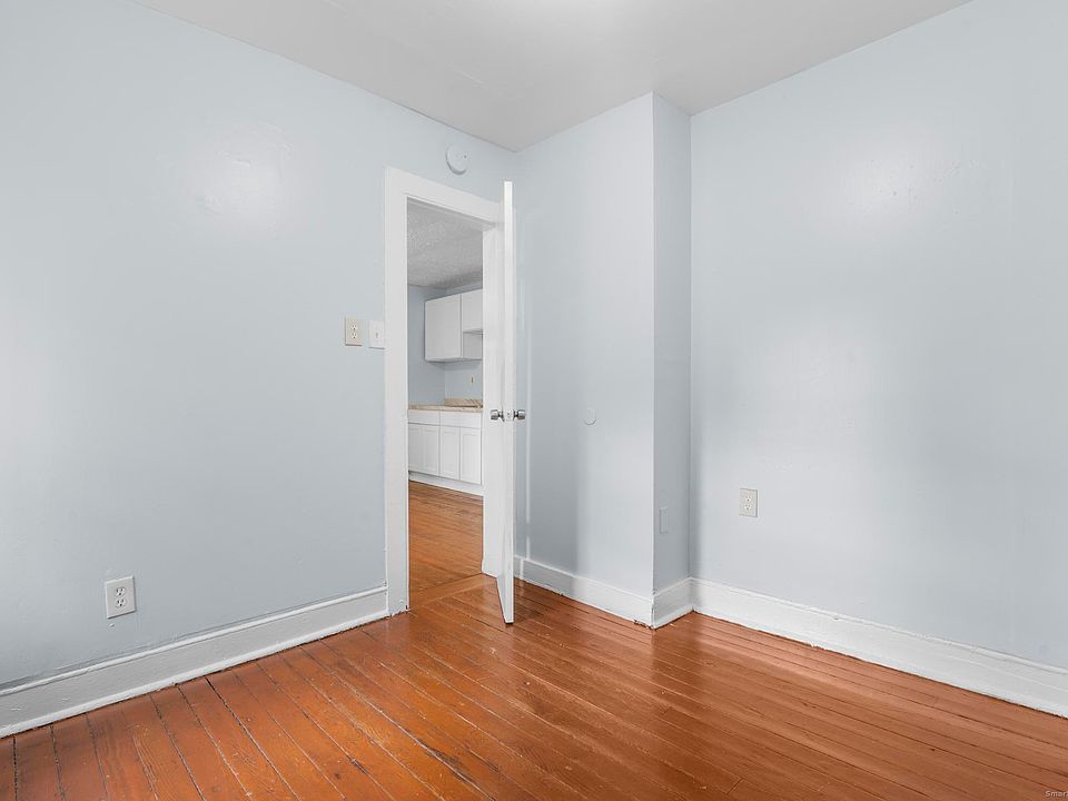1st image of 156 Orange St #4