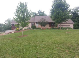 16422 Johnson Ave, Athens, IL 62613