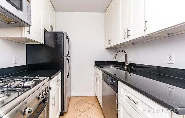 Rented by Halstead Real Estate | media 7