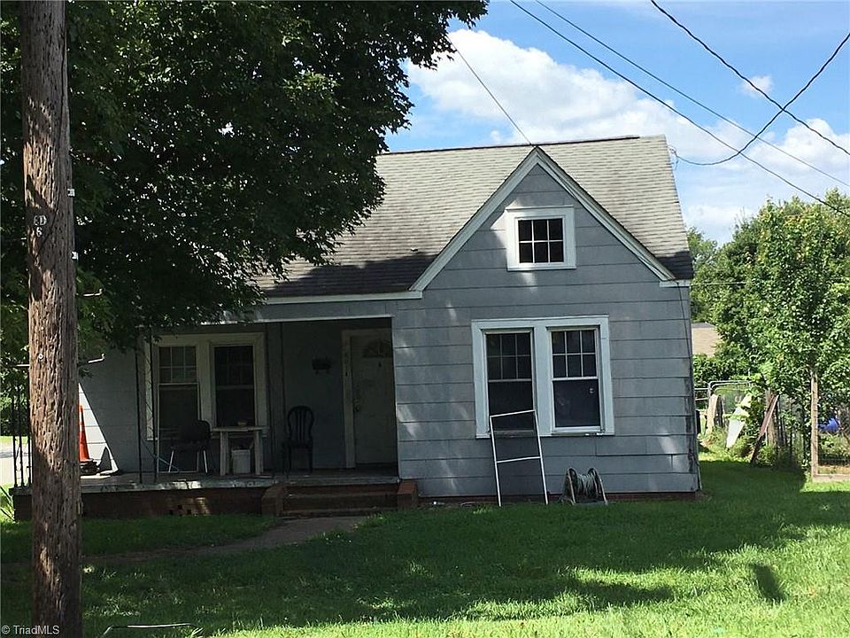 2nd image of 401 A Holt Ave