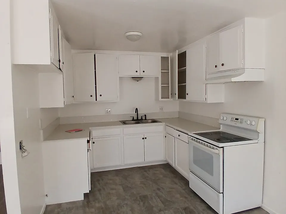 22899 Adrienne Ave #4