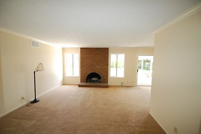 2nd image of 4334 Emerald Ave