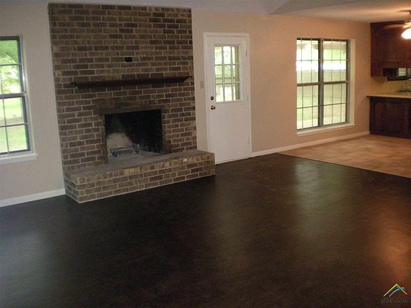 3rd image of 307 Senter Ave