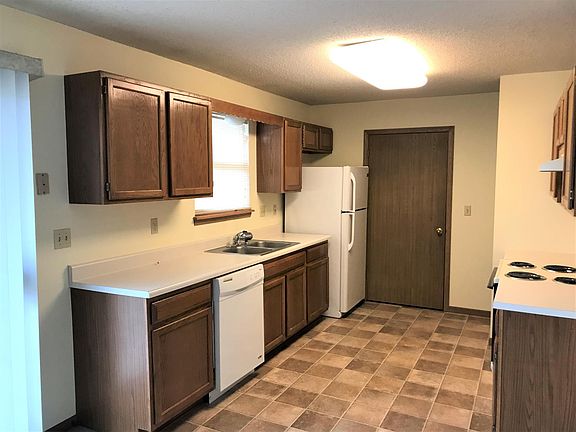 2nd photo of kitchen