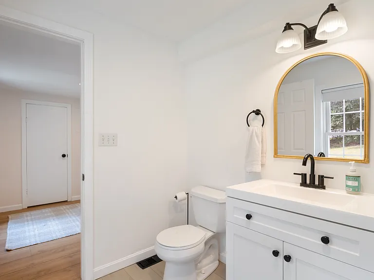 122 Alewive Rd — Photo 9