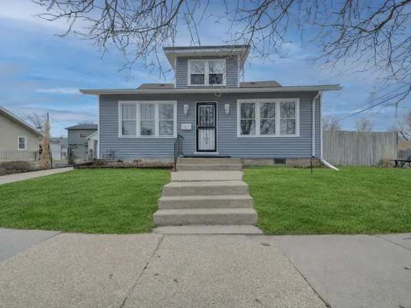 747 Thomas Street, Janesville, WI 53545