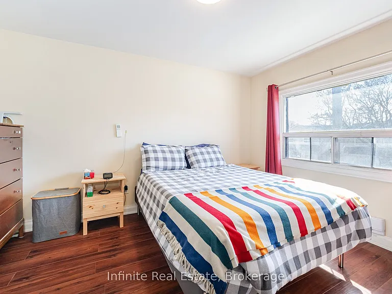 655 Coxwell Ave — Photo 9