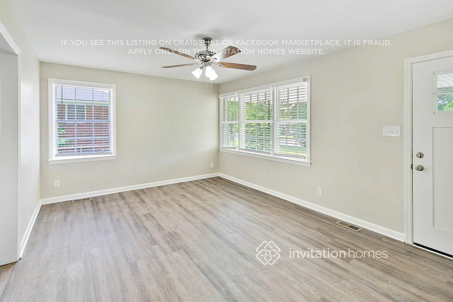 2828 Burbank Dr Charlotte, NC 28216 — Photo 4