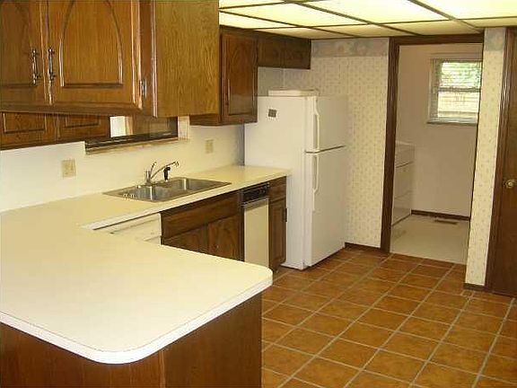 4th image of 2216 Whitbourne Pl