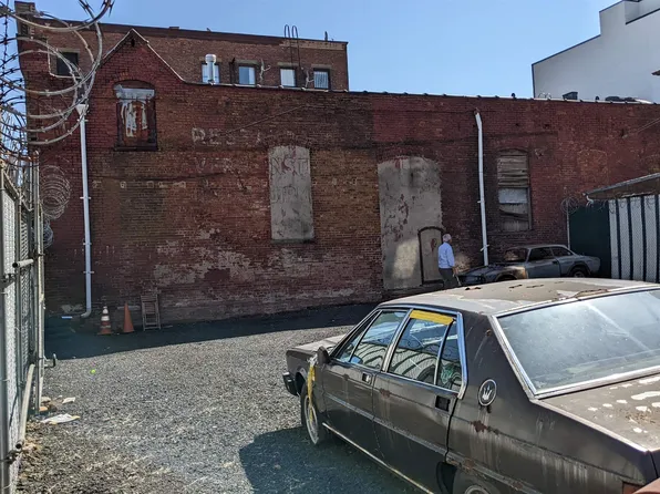 194-196 New York Avenue image 9 of 11