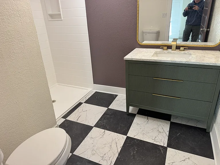 1329 Rowland Ave — Photo 6