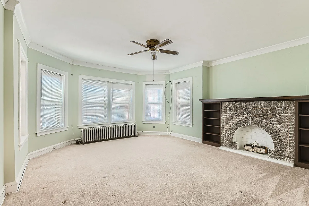 Building Photo - 3529 N Lowell Ave #2N