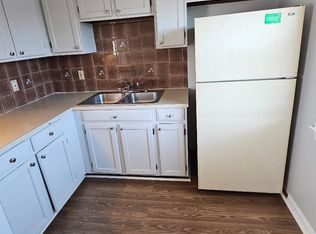 371 4th St APT 3E, Fall River, MA 02721