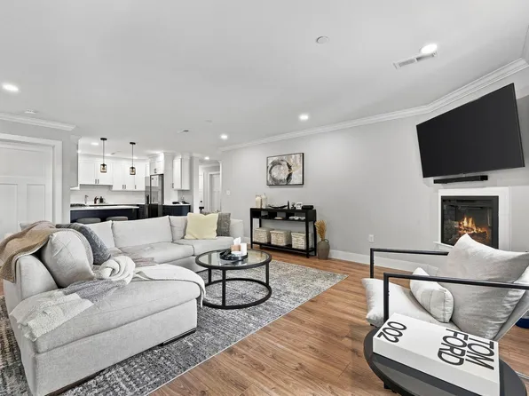 (undisclosed Address), West Roxbury, MA 02132