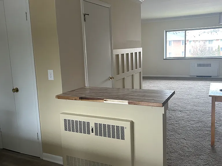 2411 East Ave #5 — Photo 4