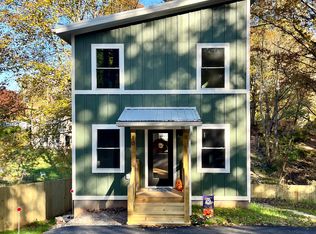 10 Holcombe Dr, Asheville, NC 28806