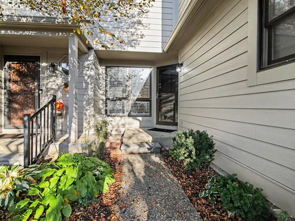 3320 Breckland Ct #85, Ann Arbor, MI 48108