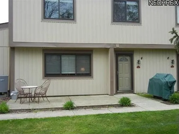 11654 Club House Dr #25, North Royalton, OH 44133