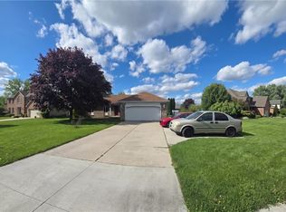 3809 Curtice Rd, Northwood, OH 43619