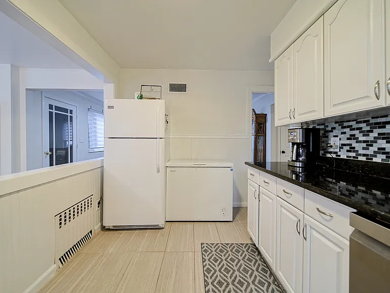 2244 Linwood Ave #1 — Photo 6