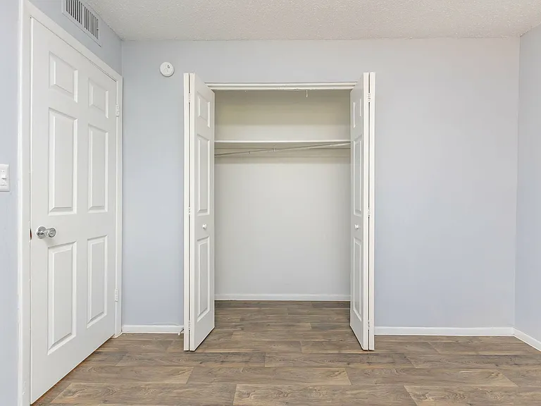 Park House Apartments — Photo 13