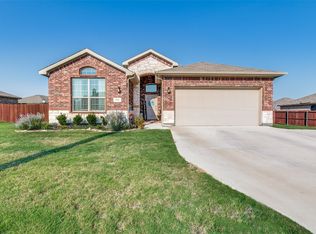 413 Harbor Dr, Azle, TX 76020