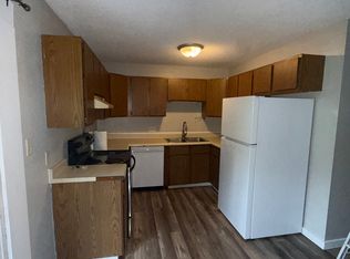 813 N 3rd St APT 1, Burlington, IA 52601