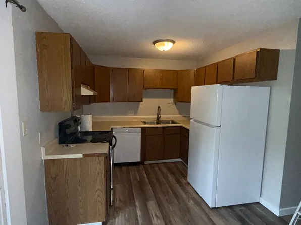 813 N 3rd St APT 1, Burlington, IA 52601