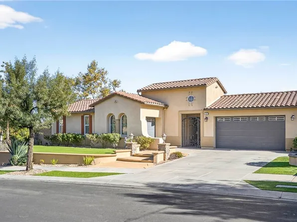 7837 Lady Banks Loop, Corona, CA 92883