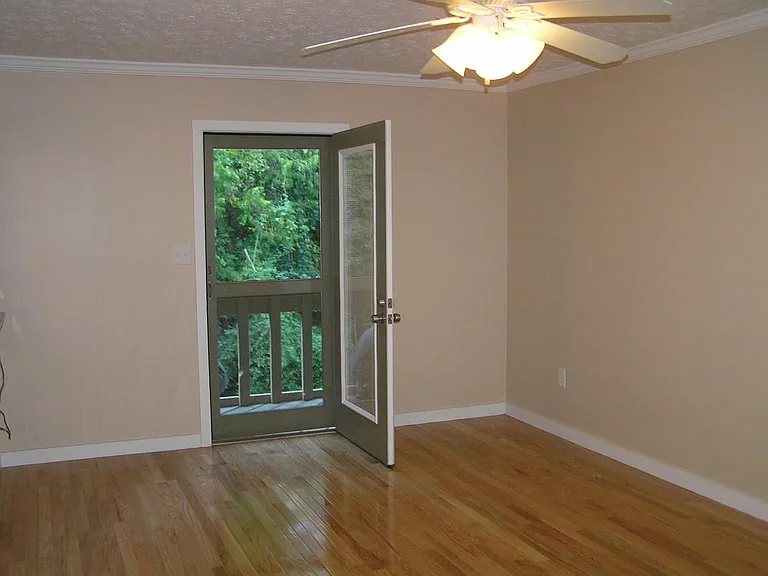 174 Talmadge St #12 — Photo 4