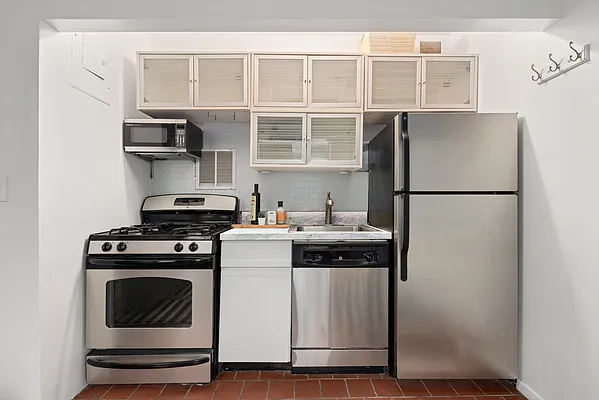 Sold by Compass | media 3