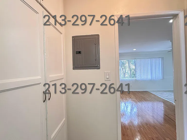 636 N Harvard Blvd #17 — Photo 3