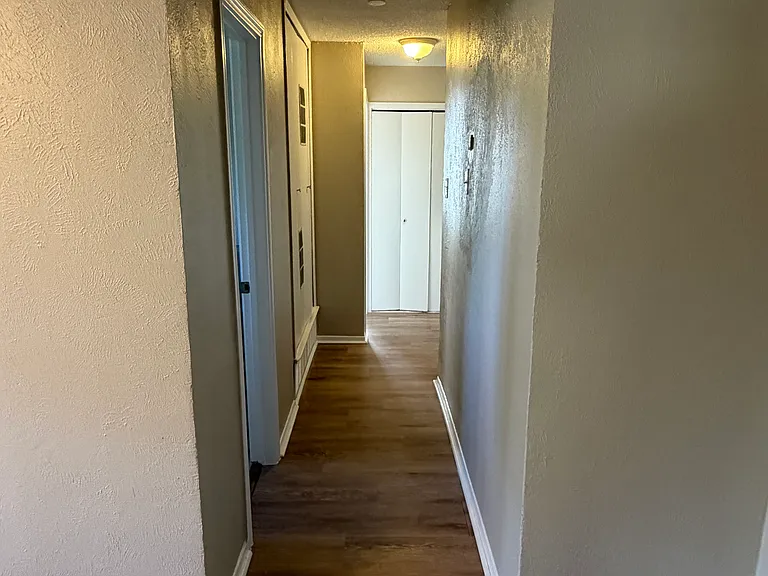 4871 Bedford Dr — Photo 4