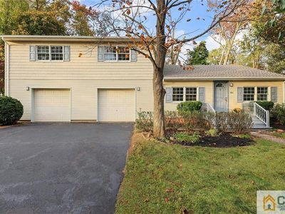 104 Lakeside Dr N, Piscataway, NJ, 08854