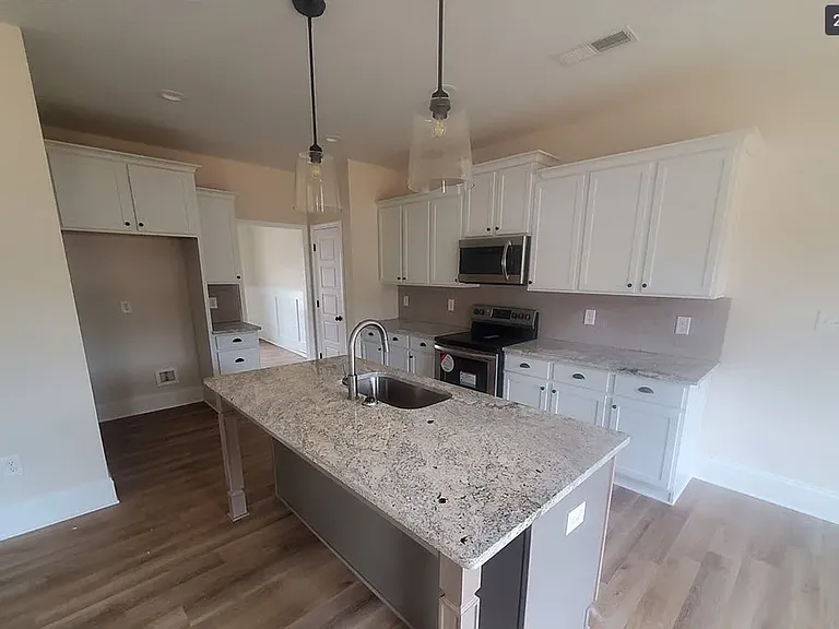 1740 Willow Creek Dr — Photo 5