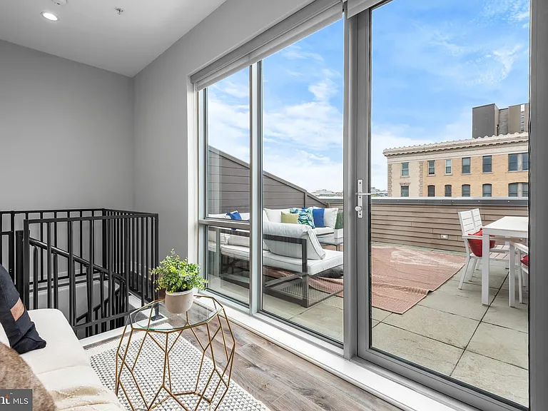 1311 13th St NW #Penthouse 602-2 — Photo 17