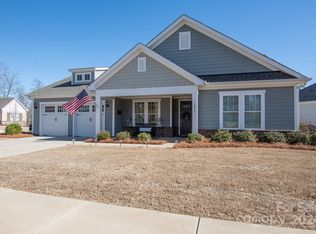 1016 Overlake Dr, Dallas, NC 28012