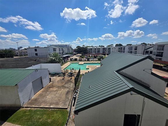4th image of 2826 S Bartell Dr APT 38