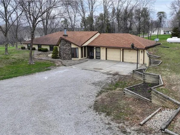 11712 Fishing River Rd, Liberty, MO 64068