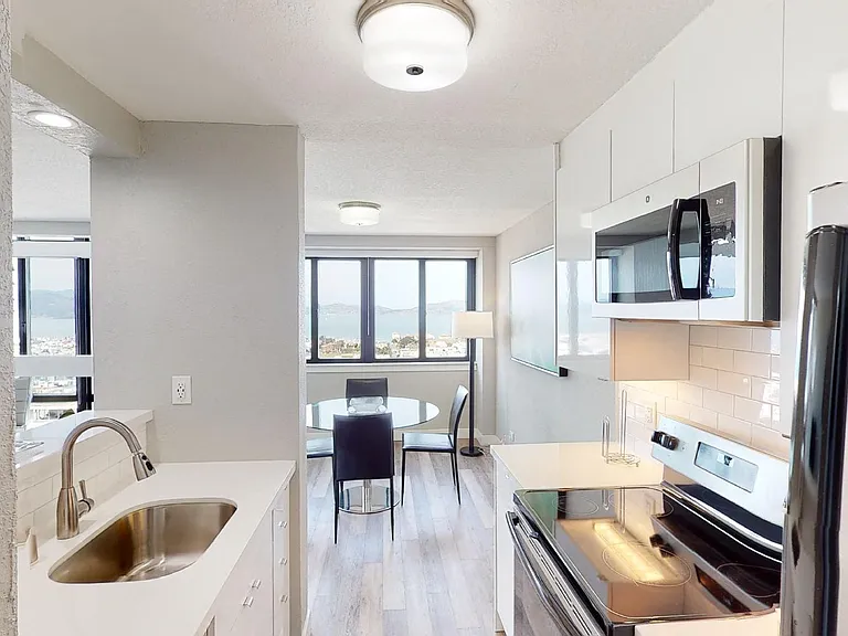 2000 Broadway Street Apartments — Photo 41