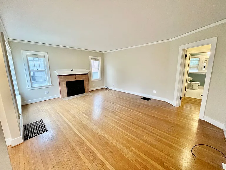 6976 NE Stanton St — Photo 14