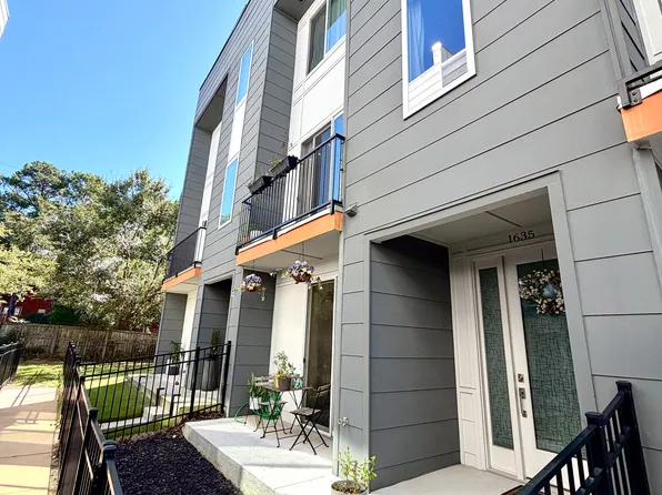 1635 Tf Scully Dr, Atlanta, GA 30317