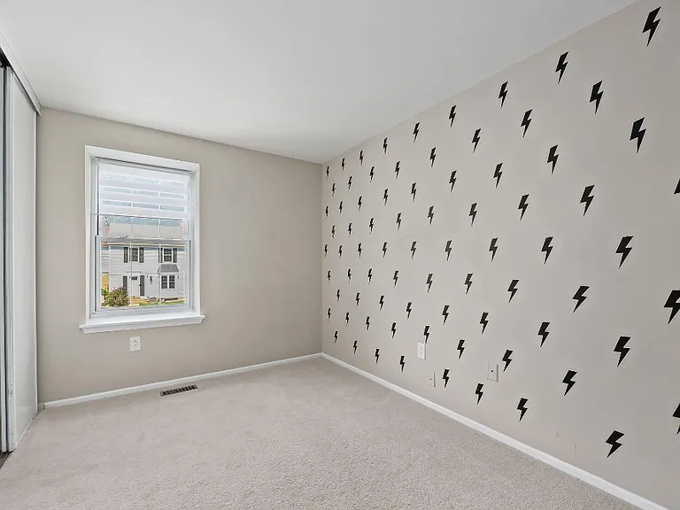 3163 Harvard St — Photo 17