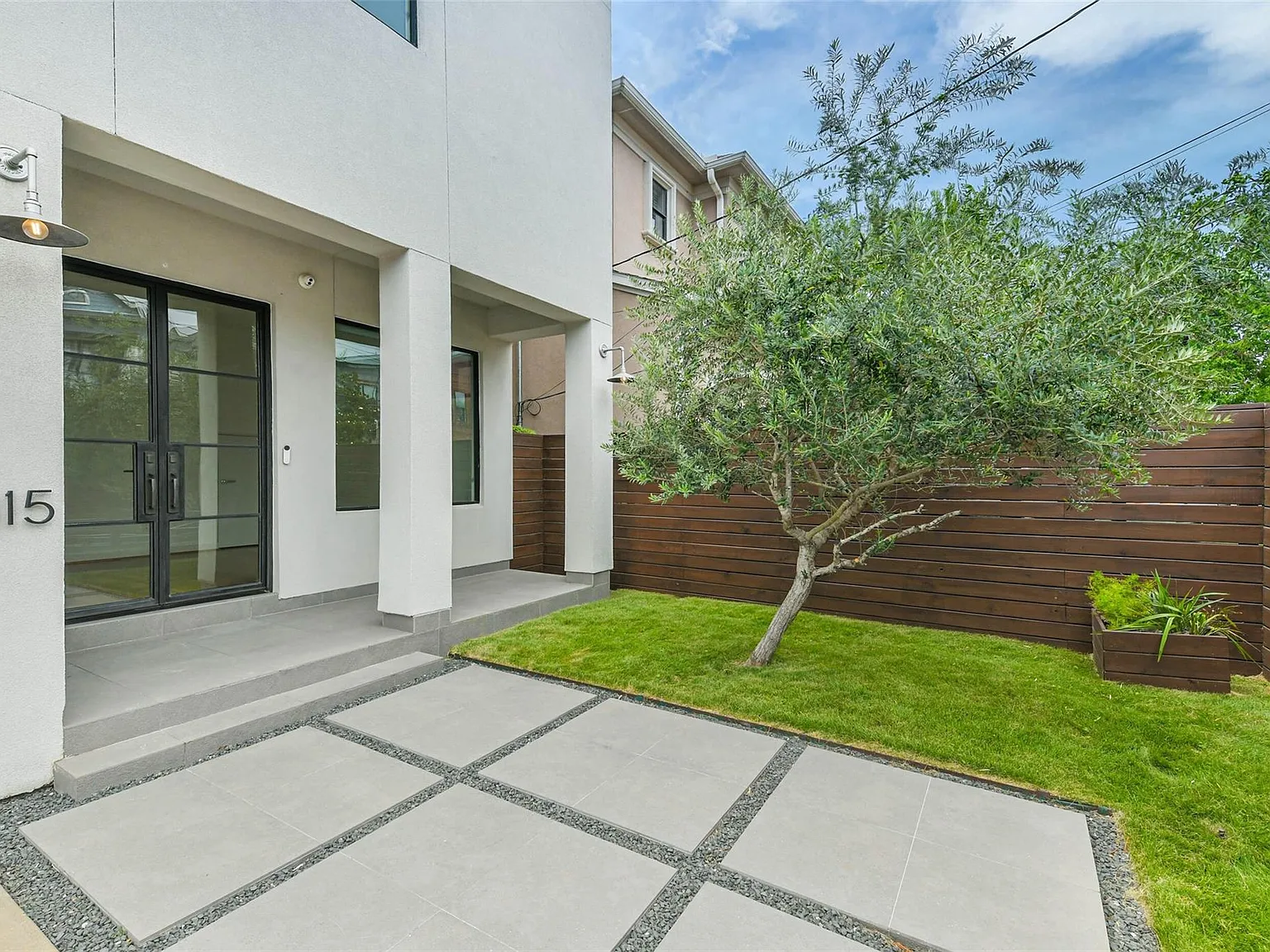 3 bed, 2.5 bath, 3259 sqft, $6,400 — Photo 4