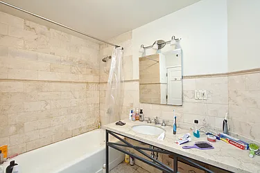 Rented by R New York