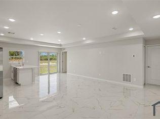 370 Cratsley Ave S, Lehigh Acres, FL 33974